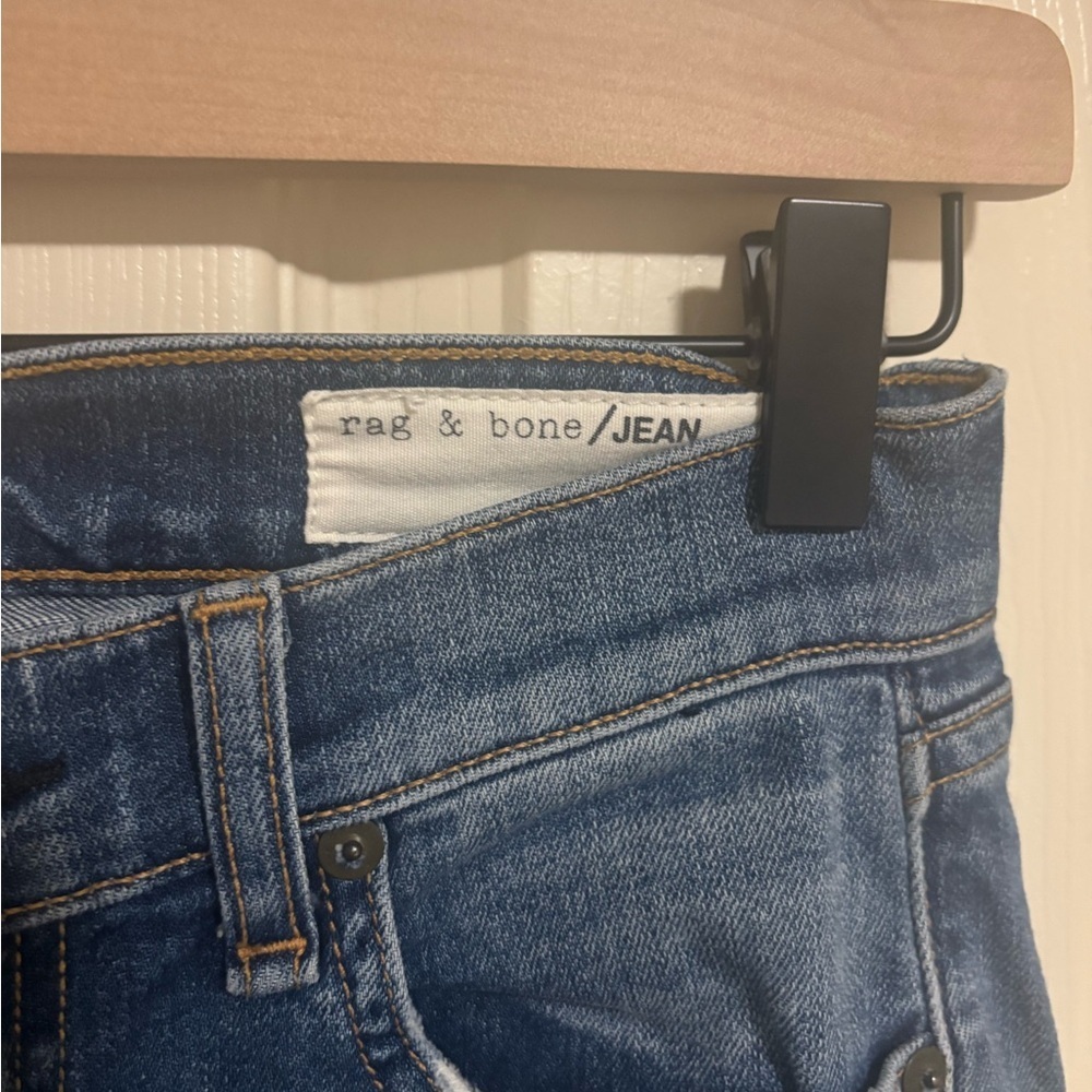 rag & bone Dre Relaxed Slim Jeans 90s ripped and worn denim - Picture 4 of 7
